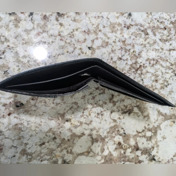 Elephant‎ Ear Bifold Wallet in Black 4.5"x3.5" Exotic Leather - Picture 4 of 5